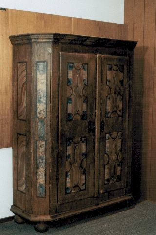 Maria Anna Schicklgrubers armoire (Hbarth Museum)