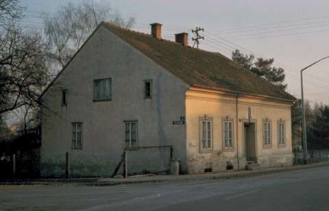 photo of Hitlers boyhood home in Leonding.